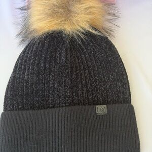 D&Y Women's Ribbed Knit Cuffed Beanie with Faux Fur Pom-Pom